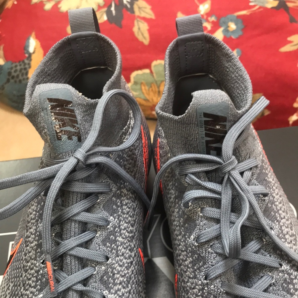 Cleats - Picture 5 of 8
